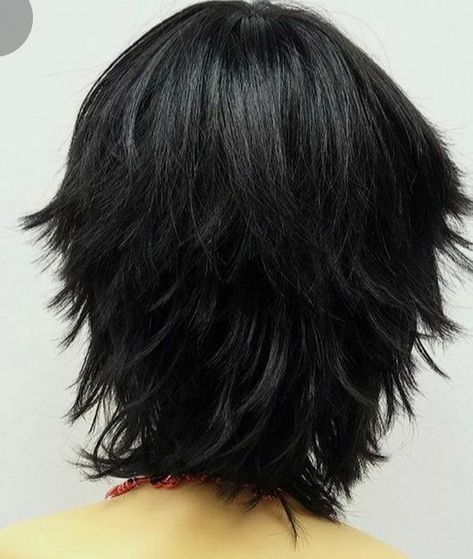 Shirt Shag Haircut, Layered Mullet Female, Choppy Layers For Short Hair, Pelo Wolf Cut, Alternative Short Hair Grunge, Wolf Cut Hairstyles Short, Wolf Short Hair, Short Wolfcut Hair, Grunge Haircuts Short