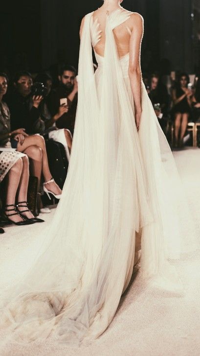 Gown Aesthetic, Marchesa Spring, Runway Gowns, Runway Dresses, Dress Aesthetic, Grad Dresses, Gala Dresses, Mode Inspo, Spring Summer 2016