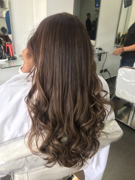 Lose Curls Hairstyles Wedding, Loose Curls On Straight Hair, Cute Lose Curl Hairstyles, Long Hair Curls At The End, Curled At Ends Hair, Straight But Curled Ends, Curl At End Of Hair, Straight Hair Curled At The Ends, Straight Hair With Wavy Ends