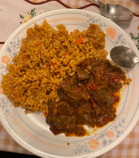 Albanian Culture Food, Albania Food, Albanian Food, Albanian Recipes, Albanian Culture, Dream List, Goulash, Cooking Ideas, Eastern Europe