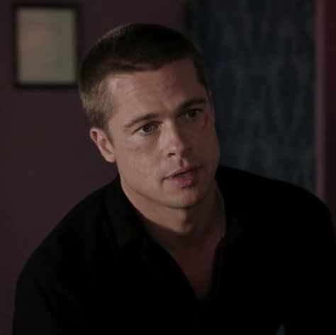 Brad Pitt Mr Mrs Smith, Mr And Mrs Smith Brad Pitt, Brad Pitt Mr Smith, Brad Pitt Mr And Mrs Smith, Brad Pitt Pfp, Brad Pitt Buzzcut, Brad Pitt Icon, Brad Pitt Aesthetic, Brad Pitt Girlfriend