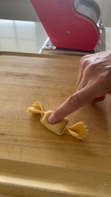 Jon Bennion on Instagram: "Celebrate the weekend with a little caramelle pasta. It means “candy” in Italian, and there is nothing sweeter than hand-crafting a fun pasta shape like this. Don’t forget the little dimple at the end. 🍬🍝 #pasta #caramelle #italian #italianfood #ravioli #homechef #handmadepasta #freshpasta #ilovepasta" Fun Pasta Shapes, Pasta Ravioli, Fun Pasta, Handmade Pasta, Pasta Shapes, Fresh Pasta, November 11, Home Chef, Ravioli