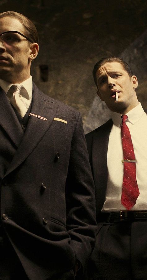 توم هاردي, Ronnie Kray, Tom Hardy Movies, Legend 2015, Tom Hardy Legend, The Krays, Gangster Films, Men In Suits, 심플한 그림