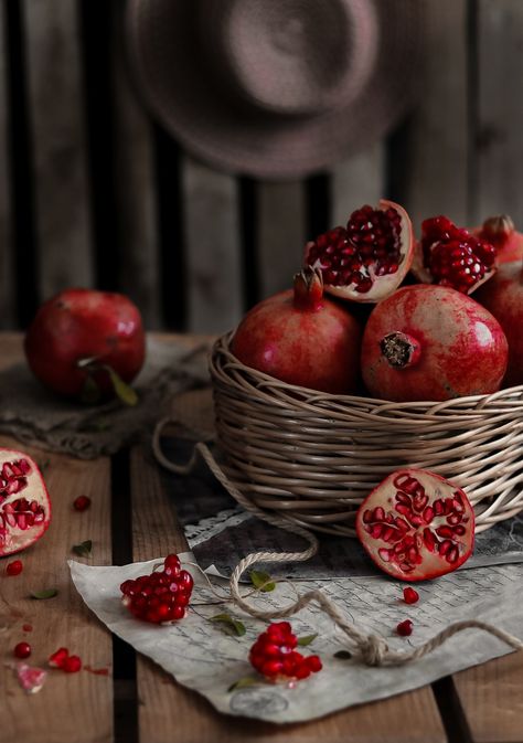 #yalda#pomegranate#photography# Happy Yalda Night, Pomegranate Food, Pomegranate Pictures, Happy Yalda, Yalda Night, Pomegranate Recipes, Fruit Photography, Beautiful Fruits, Food Style