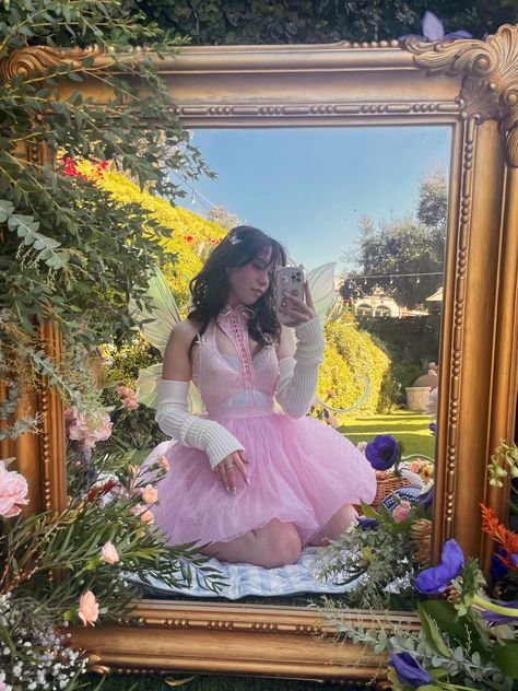 QuarterJade on Twitter: "hosted the fairy tea party of my dreams today 🥹 im exhausted but my heart is soaring and i am h a p p y :’) https://t.co/HAFE3Itaj7" / Twitter Fairy Theme Birthday Party Outfit, Garden Theme Party Outfits, Fairycore Birthday Party, Fairycore Birthday, Jodi Quarterjade, Im Exhausted, Fairy Aesthetic Outfit, Modern Tea Party, Fairy Tea Party