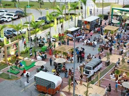 Food Truck Park Design Ideas, Foodtrucks Ideas, Nursery Layout, Restaurant Design Inspiration, Plaza Design, Outdoor Restaurant Design, Food Truck Festival, Food Park, Rayong