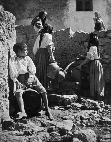 Hispanic Culture, Old Photography, Sardinia Italy, Vintage Italy, National Portrait Gallery, Sardinia, Vintage Photographs, Vintage Italian, Historical Photos