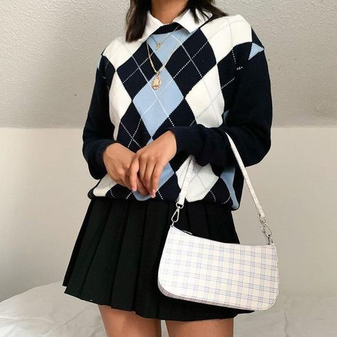 Women's Crewneck Argyle Sweater 丨KISS KIWI – August Lemonade The Cardigans, Vintage Pullovers, Plaid Sweater, Estilo Preppy, Mode Casual, England Fashion, Preppy Aesthetic, Argyle Sweater, Preppy Outfit