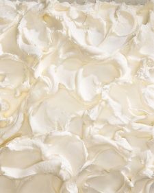 Basic Buttercream Basic Buttercream Recipe, Frosting Cupcakes, Icing Recipes, Martha Stewart Recipes, Icing Frosting, Buttercream Recipe, Smitten Kitchen, Icing On The Cake, Vanilla Frosting