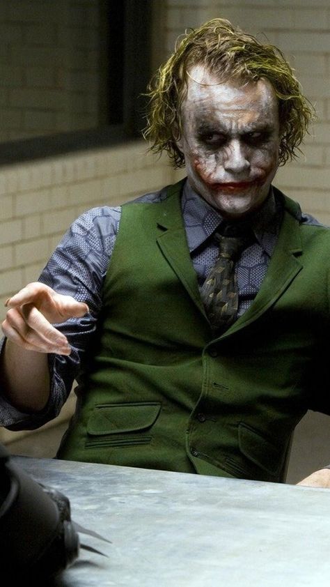 Joker Ledger, Joker Halloween Costume, Joker Dark Knight, Joker Halloween, Joker Makeup, Der Joker, Joker Heath, Joker Images, Joker Poster