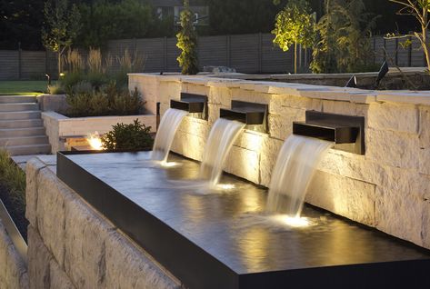 Outdoor Waterfall Fountain, Modern Water Feature, Water Fountain Design, Modern Fountain, Modern Patio Design, Water Feature Wall, Outdoor Water Features, Fountain Design, Waterfalls Backyard