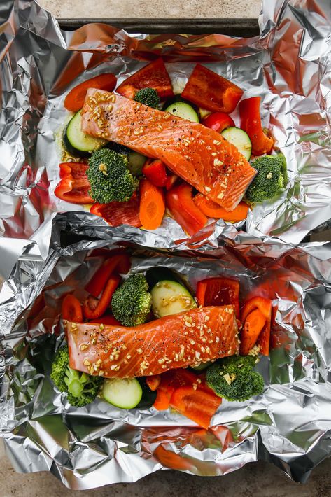 Salmon And Vegetables, Baked Salmon With Vegetables, Salmon And Vegetable Recipes, Foil Packet Meals Salmon, Salmon And Veggies, Salmon With Vegetables, Baked Salmon And Veggies Recipes Oven, Oven Salmon Recipes Foil Packets, Salmon With Veggies In Oven