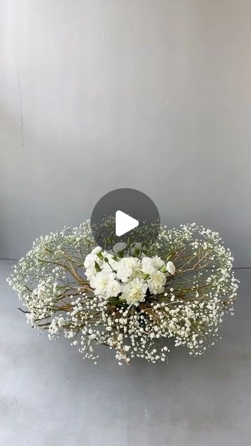 Stunning Flower Arrangements, Altar Arrangement, Altar Flowers, Unique Flower Arrangements, Creative Flower Arrangements, Baby S Breath, Flowers Arrangements, Top Ideas, Unique Tables