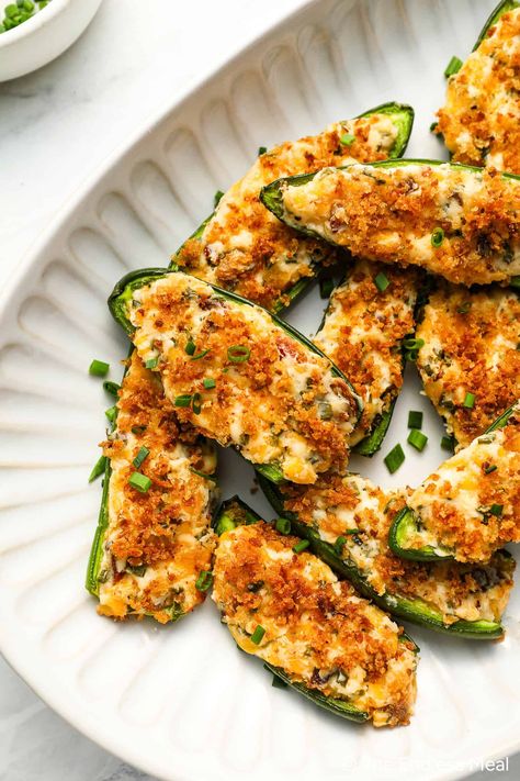 If you're looking for a jalapeño poppers recipe that's easy to make and packed with flavor, look no further! This tried-and-true recipe has been a staple in my kitchen for YEARS—my friends always request I bring these babies to game days and potlucks. I’ll share six expert tips to ensure you achieve the perfect balance of savory flavors, satisfying crunch, and rich creaminess every time you make them. #theendlessmeal #jalapenopoppers #appetizer Baked Jalapeño Poppers, Jalapeño Poppers Recipe, Jalapeno Popper Recipes, Creamy Avocado Sauce, Jalapeño Poppers, Poppers Recipe, Friends Always, Crowd Pleasing Appetizers, Homemade Mayonnaise