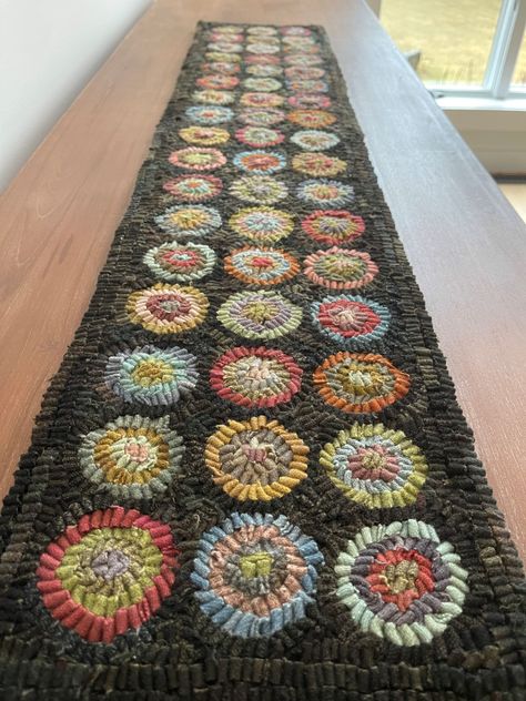 Circle Table Runner, Rug Hooking Kits, Vegetable Stand, Circle Table, Penny Rug, Rug Hooking Patterns, Sharpie Marker, Patterns Ideas, Hooked Rugs