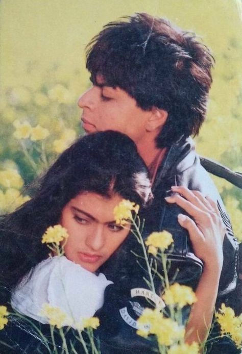 Army Cut, Shahrukh Khan And Kajol, Shah Rukh Khan Movies, Srk Movies, Vintage Bollywood Aesthetic, 90s Bollywood Aesthetic, Kuch Kuch Hota Hai, Army Officer, Desi Love