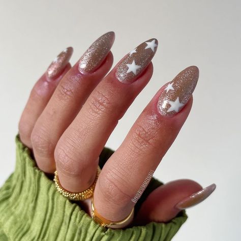 Nye Nails, Star Nail Designs, New Years Nails, New Years Nail Designs, New Years Eve Nails, Velvet Nails, S Nails, Classic Nails, Festive Look