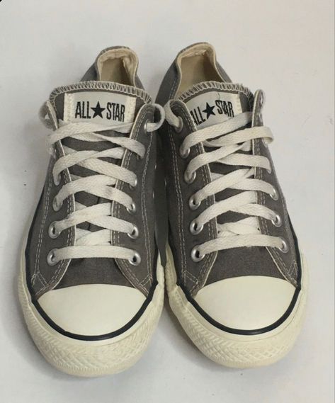 All Star Aesthetic, Old Converse, 80s Sneakers, Star Grunge, Low Converse, Converse Aesthetic, Grey Converse, Low Top Converse, Converse Low