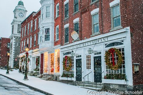 Schoeller-village-Litchfield-Connecticut-winter-christmas-decor Natal, Nature, Connecticut Aesthetic, Litchfield Connecticut, New England Christmas, Living Modern, Christmas Town, Historic Downtown, Backyard Inspo