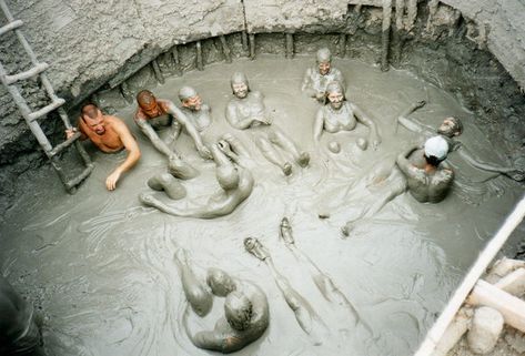 The caldera of this mini-volcano has been turned into a naturally heated mud bath. Mud Volcano, Mud Bath, Spa Ideas, Wellness Retreat, Colombia Travel, Wellness Travel, Spa Inspiration, Santa Catalina, Travel Locations