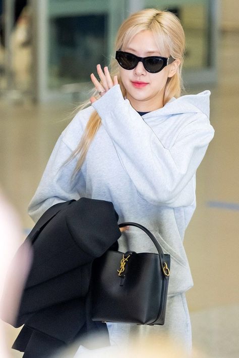 BLACKPINK Rosé wearing COPERNI Gray Printed Hoodie, COPERNI Gray Wide Leg Sweatpants, Saint Laurent Le 37 Leather Shoulder Bag, Saint Laurent SL M94 Cat-eye Sunglasses at Incheon Airport. #kpop #kpopfashion #koreanfashion #blackpink #rose Rose Bag, Icn Airport, Wide Leg Sweatpants, All Eyes On Me, Park Chaeyoung, Korean Celebrities, Leather Bags Handmade, Saint Laurent Bag, Blackpink Fashion