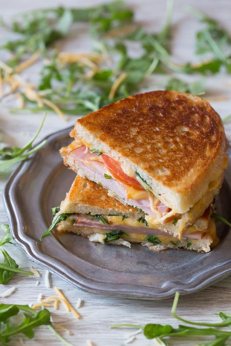 This totally cheesy Canadian BLT Grilled Cheese is stuffed with cheese, arugula, tomato and Canadian bacon. It's toasted till perfection and ready in no time! Canadian Bacon Sandwich, Canadian Bacon Recipes, Blt Grilled Cheese, Panini Sandwiches, Croque Madame, Bacon Tomato, Hot Sandwich, Canadian Bacon, Grilled Cheese Recipes