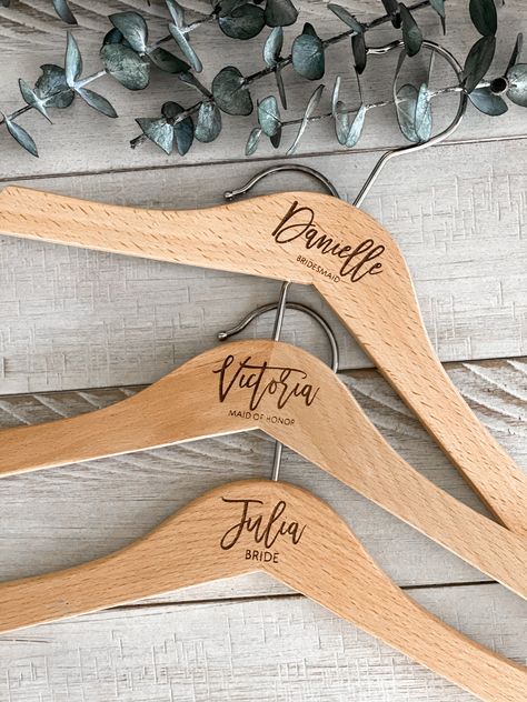 Bridesmaids Baskets, Bridesmaids Hangers, Bride Hangers, Personalized Wedding Hangers, Oct Wedding, Bridesmaid Baskets, Hangers Wedding, Laser Signs, Wedding Dress Hangers