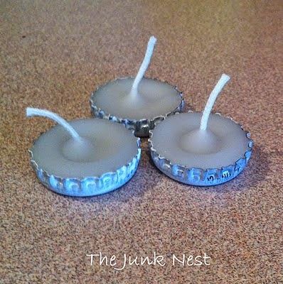 The Junk Nest: Bottle Cap Candles - A Tutorial Bottle Cap Candles, Making Crayons, Bottle Cap Jewelry, Candle Tutorial, Nice Holiday, Retro Mirror, Girl Scout Crafts, Candle Magick, Scouts Crafts