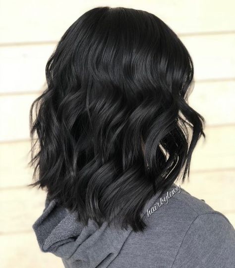 A medium layered wavy bob haircut Black Hair, Hair, Beauty, Layered Haircuts, Black, Long Hair Styles, Medium Layered, Hairstyles