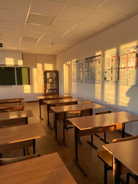 School Halls Aesthetic, Seoul School Aesthetic, Aesthetic School Interior, Korean Highschool Classroom, Boarding School Modern, Boarding School Classroom Aesthetic, Classroom Aesthetic High School Korean, High School Cafeteria Aesthetic, School Hall Aesthetic