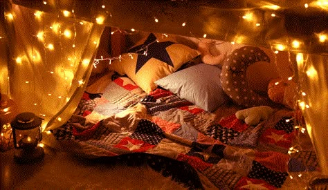 Pillow Fort Aesthetic, Sleepover Fort, Sleepover Room, Blanket Forts, Mdf Furniture, Playhouse Plans, Staycation Ideas, Hippie Bedroom, Blanket Fort