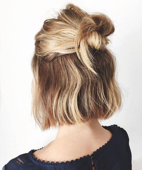 Messy Half Updo For Bob Olivia Holt, Hair In A Messy Bun, Hair Play, 5 Minute Hairstyles, A Messy Bun, Wavy Bobs, Wild Hair, Good Hair Day, Hair Envy