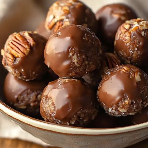 Pecan Pie Balls Dark Chocolate Almond Bark, Pie Balls, Pecan Pie Balls, Pecan Balls, Pecan Pie Bites, Pumpkin Crunch Cake, Pineapple Dessert Recipes, Pumpkin Crunch, Caramel Bits