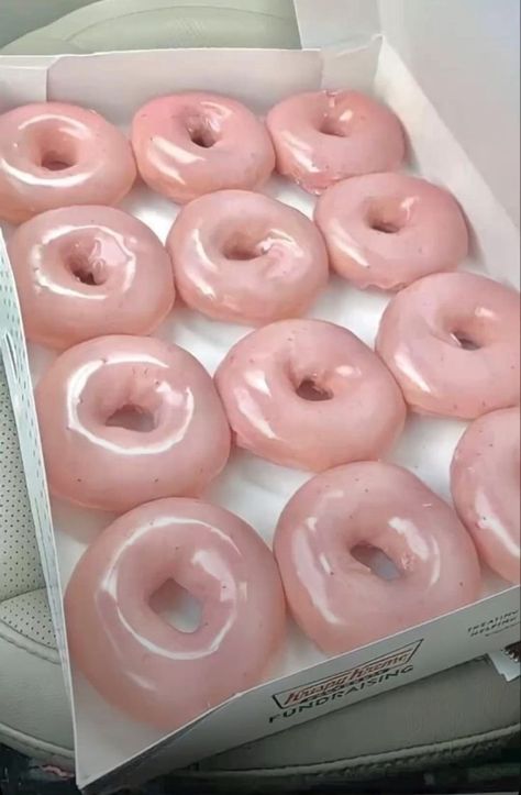 Baji Y Chifuyu, Glazed Donuts, Girly Coquette, Strawberry Glaze, Pink Foods, Donut Glaze, Birthday Food, Food Obsession, Pretty Food