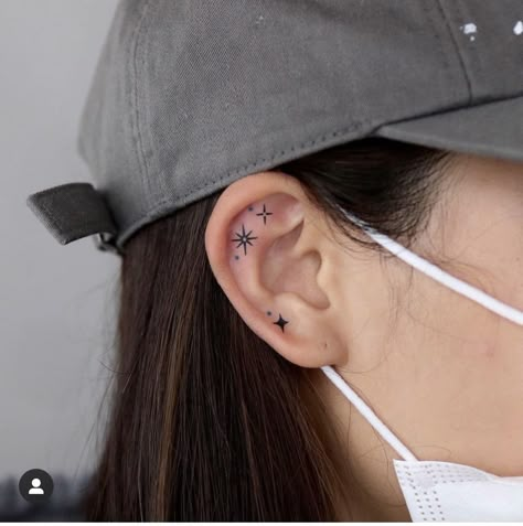 Cartilage Tattoo, Ear Lobe Tattoo, Women's Back Tattoos, Inner Ear Tattoo, Animal Design Tattoo, Sparkle Tattoo, Behind Ear Tattoos, Petit Tattoo, Ear Tattoos