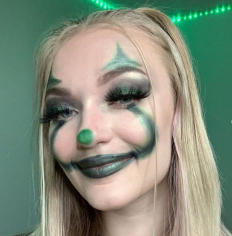 Green Clown Makeup Ideas Green And Black Clown Makeup, Green Halloween Makeup Ideas, Green Clown Makeup, Halloween Makeup Green, Green Halloween Makeup, Clown Makeup Ideas, Jester Makeup, Gangster Clown, Makeup Clown