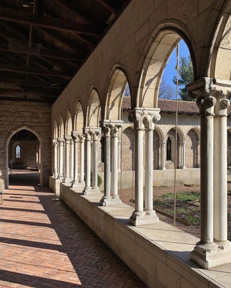 The Met Cloisters, NYC Cloisters Nyc, Met Cloisters, The Cloisters, Nyc Trip, Field Trip, Monument, House Plans, New York, Architecture