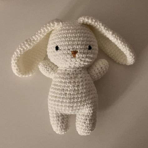 Handmade crochet bunny plush ⭐️ message me for any... - Depop Easy Plush Crochet, Simple Crochet Animals For Beginners, Cute Crochet Stuffed Animals, Easy Crochet Stuffed Animals, Crochet Small Projects, Free Bunny Crochet Pattern, Chrochet Gifts, Crochet Plushie Patterns, Crochet Plushies Pattern