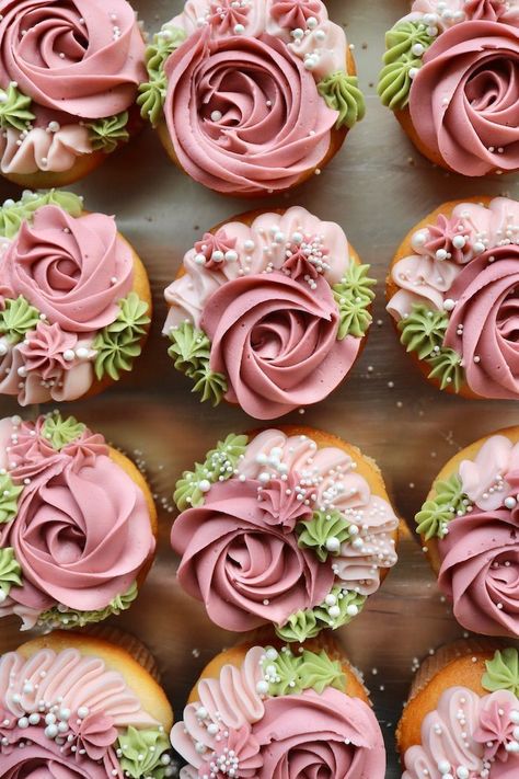 Flower Cake And Cupcakes, Pink Green Cupcakes, Chocolate Frosting Cupcakes Decoration, Floral Cupcake Design, Baby In Bloom Cupcakes Girl, Rosette Cupcakes With Sprinkles, Pink Winter Cupcakes, Floral Decorated Cupcakes, Baby Shower Girl Cupcake Ideas