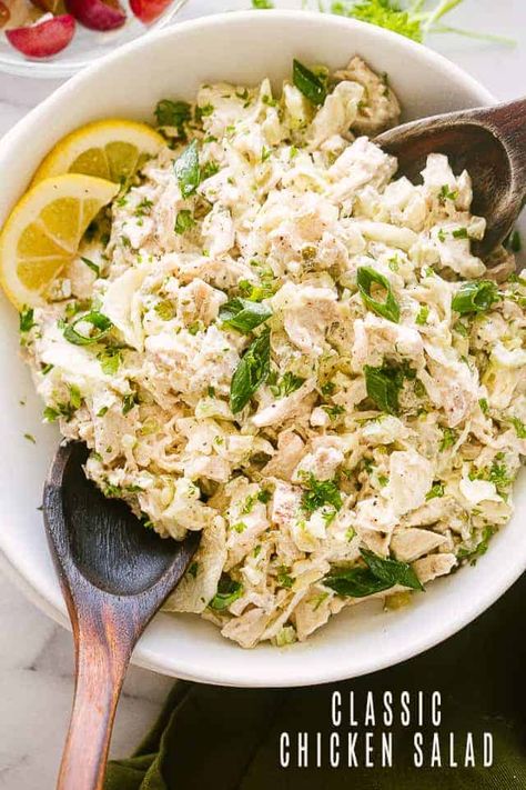 Classic Chicken Salad Recipe, Shredded Chicken Salads, Chicken Celery, Classic Chicken Salad, Dill Chicken, Grilled Lemon Chicken, Chicken Salad Recipe Easy, Keto Salad, Creamy Dressing