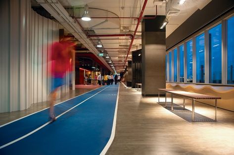 Indoor Walking Track, Office Amenities, Rec Center, Journal App, Indoor Track, Corporate Office Design, Running Track, Dream Office, Cool Office