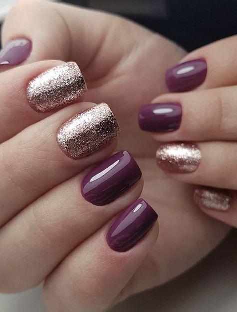 Looking for elegant burgundy nails with designs or glitter? You’ll love this list of burgundy and rose gold nails for every day wear or a special occasion. There’s short and simple almond nails, extravagant acrylic manicures with rose gold foil, glittery French tips, and everything in between! Burgundy Nail Designs, Rose Gold Nails Design, Mauve Nails, Orange Nail Designs, Glitter Accent Nails, Marble Nail Designs, Gold Glitter Nails, Geometric Nail, Rose Gold Nails