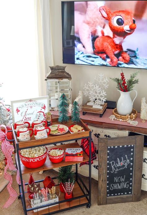 Bowl Of Popcorn, Christmas Movie Night, Kids Christmas Party, Christmas Dessert, Welcome Friends, Christmas Inspo, Big Bowl, Christmas Movie, Christmas Night