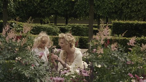 Lance Acord cinematography Sofia Coppola Films, Marie Antoinette Movie, Sofia Coppola Movies, Marie Antoinette 2006, Sofia Coppola, Kirsten Dunst, Princess Aesthetic, Ever After High, Period Dramas