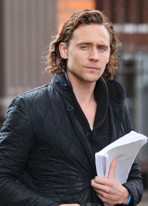 Loki Tom Hiddleston long hair had edit Loki Avengers, Thomas William Hiddleston, Marvel Actors, Loki Marvel, Loki Thor, Man Thing Marvel, Loki Laufeyson, The Perfect Guy, Tom Hiddleston Loki