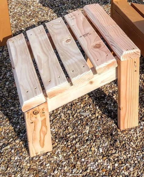 Garden Chair Plans, Inexpensive Patio, Outdoor Footstool, Adirondack Chair Plans, Diy Stool, Fire Pit Chairs, Pallet Patio Furniture, Chair Outdoor, Diy Wooden Projects