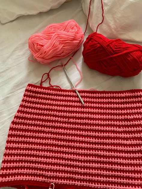 Pink And Red Crochet Top, Crochet Tube Top Back, Crocheted Tube Top, Tube Crochet Top, Tube Top Crochet Pattern Free, Crochet Tube Top Tutorial, Knit Tube Top Pattern, Crochet Tube Top Pattern, Tube Top Crochet Pattern