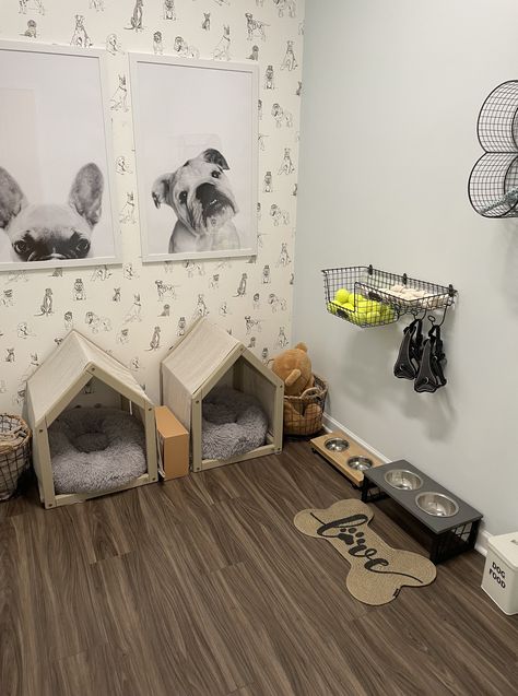 Dog Areas In House Small Living Room, Bedroom With Dog Area, Dog Play Room Design, Mudroom For Dogs, Doggy Room Ideas Bedrooms, Inside Dog Area, Dog Spaces In Apartments, Dog Living Room Ideas, Dog Room Decor Ideas