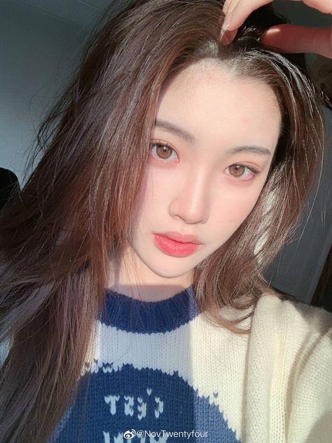 Medium Long Haircuts, Uzzlang Girl, 가을 패션, Hair Color Trends, Long Hair Cuts, Medium Length Hair Cuts, Korean Makeup, Korean Beauty, Ulzzang Girl