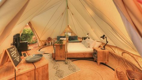 Bohemian Bell Tent Interior. Our wonderful glamping accessories are made with a lot of love and care by craftsman. Of every single item made, we know who made it. #glamping #glampingaustralia #belltentinterior #belltent #belltentideas #belltentaustralia #bohointerior #belltentboho #belltentbohointerior #tentinterior #glampinginterior #glampingtent #luxurytent Bell Tent Interior, Tent Interior, Dunton Hot Springs, Under Canvas, National Park Lodges, Utah Camping, Go Glamping, Safari Tent, Luxury Tents